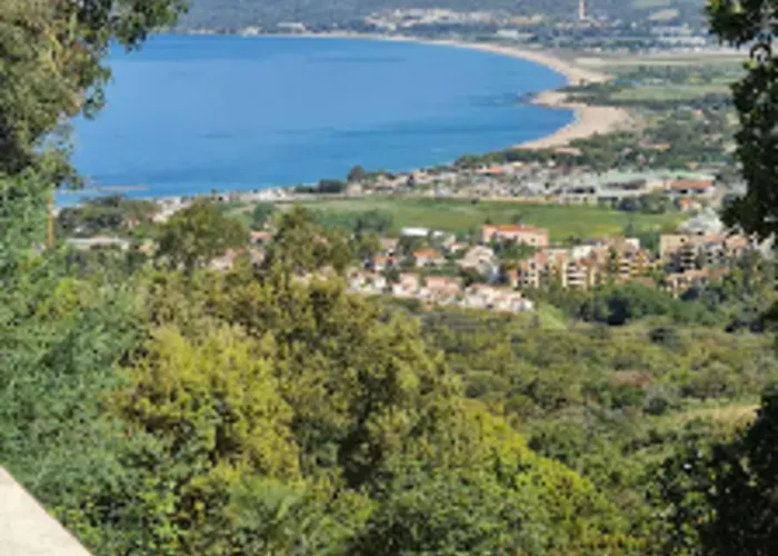 Superbe Villa Au Rez De Chaussee Avec Terrasse De 70 M2 Offrant Une Vue Sur La Mer Et Piscine Privee Βίλα *