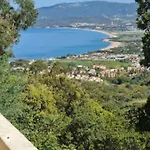 Superbe Au Rez De Chaussee Avec Terrasse De 70 M2 Offrant Vue Sur La Et Piscine Privee Villa *