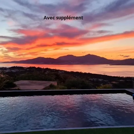 ヴィラ Superbe Villa Au Rez De Chaussee Avec Terrasse De 70 M2 Offrant Une Vue Sur La Mer Et Piscine Privee