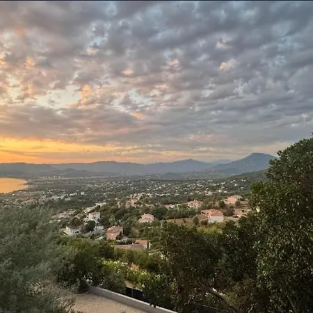 Villa Superbe Villa Au Rez De Chaussee Avec Terrasse De 70 M2 Offrant Une Vue Sur La Mer Et Piscine Privee