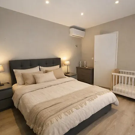 Magnifique Bas De Climatisé 70m2 Terrasse Vue Mer&piscine Privée Villa *