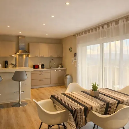Villa Magnifique Bas De Climatisé 70m2 Terrasse Vue Mer&piscine Privée *