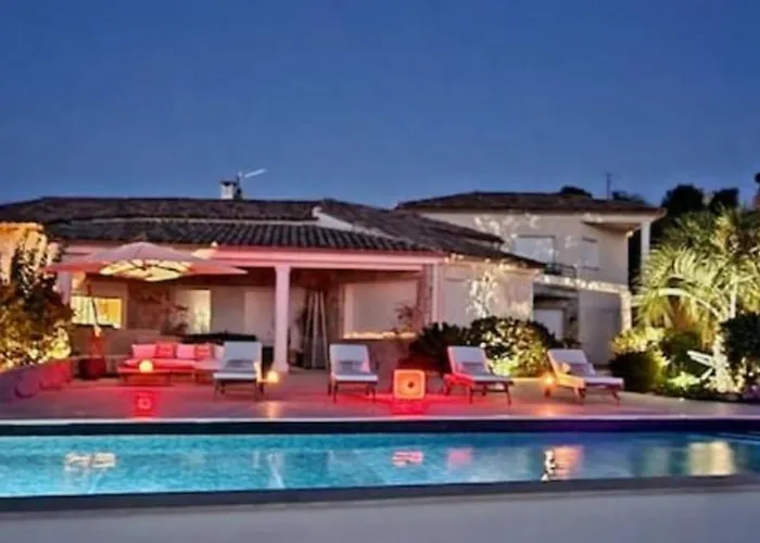 Magnifico Al Piano Terra Climatizzato Di 70 M Terrazza Con Villa