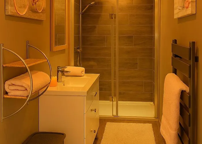 Superbe Villa Au Rez De Chaussee Avec Terrasse De 70 M2 Offrant Une Vue Sur La Mer Et Piscine Privee Villa